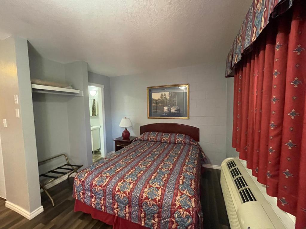 Arrow Lake Motel Fauquier Exterior photo
